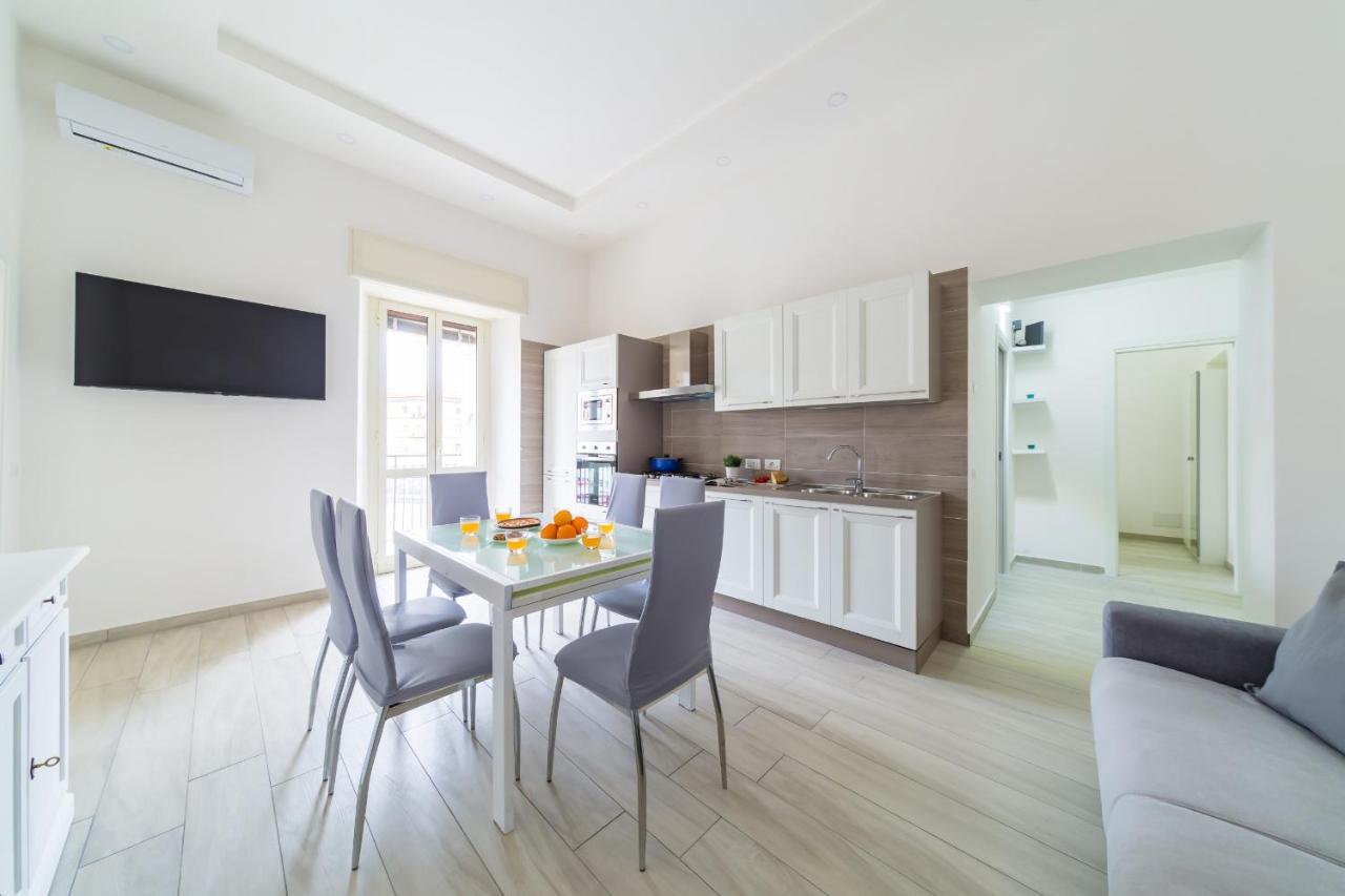 Chiara Modern Apartment By Wonderful Italy Naples Exterior photo